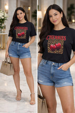 Cargar imagen en el visor de la galería, Blusa Salvaje — Trendy Animal Print Chic