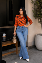 Cargar imagen en el visor de la galería, ZEBRA BLUSA CHIC