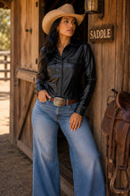 Cargar imagen en el visor de la galería, Camisa Leather Vinipiel Texas
