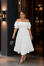 Cargar imagen en el visor de la galería, ✨ Vestido Carmen — Romantic Chic Midi Dress
