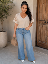 Cargar imagen en el visor de la galería, ✨ Blusa Bonita ✨

