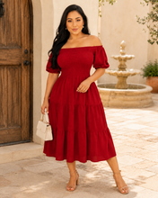 Cargar imagen en el visor de la galería, ✨ Vestido Carmen — Romantic Chic Midi Dress
