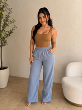 Cargar imagen en el visor de la galería, Pantalón Relax Viky Crepé
